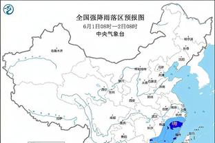 上半场第40分钟，阿尔巴受伤倒在场地上